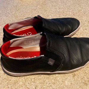 MARTEN - BLACK SEA  Size:  6 Mens = 7.5 Womens